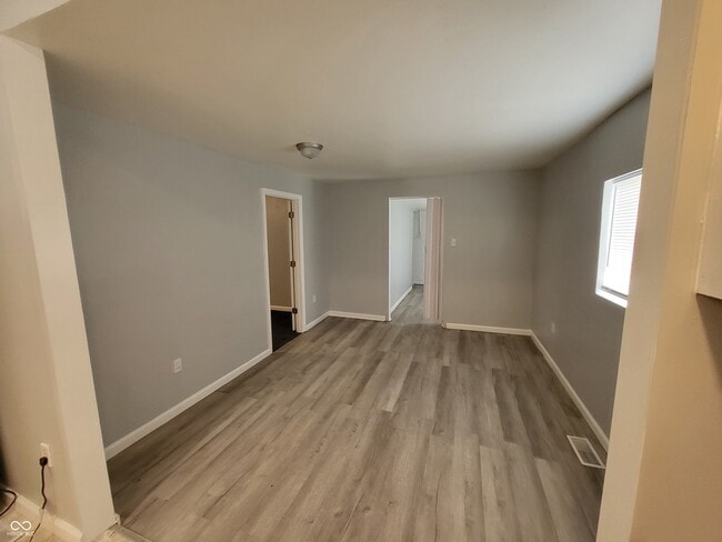 Photo - 1807 B St