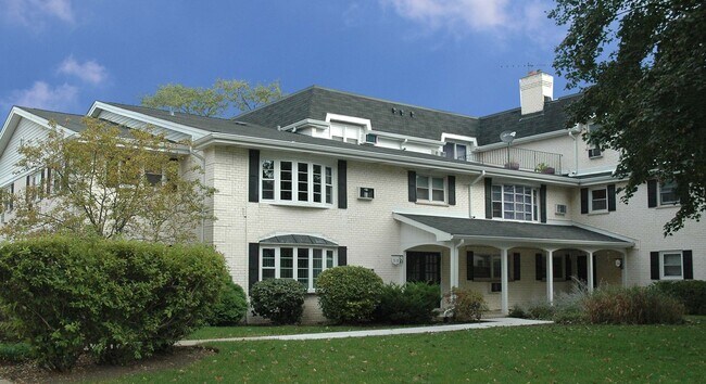 Building Photo - 510 W Eastman St Unit 2E