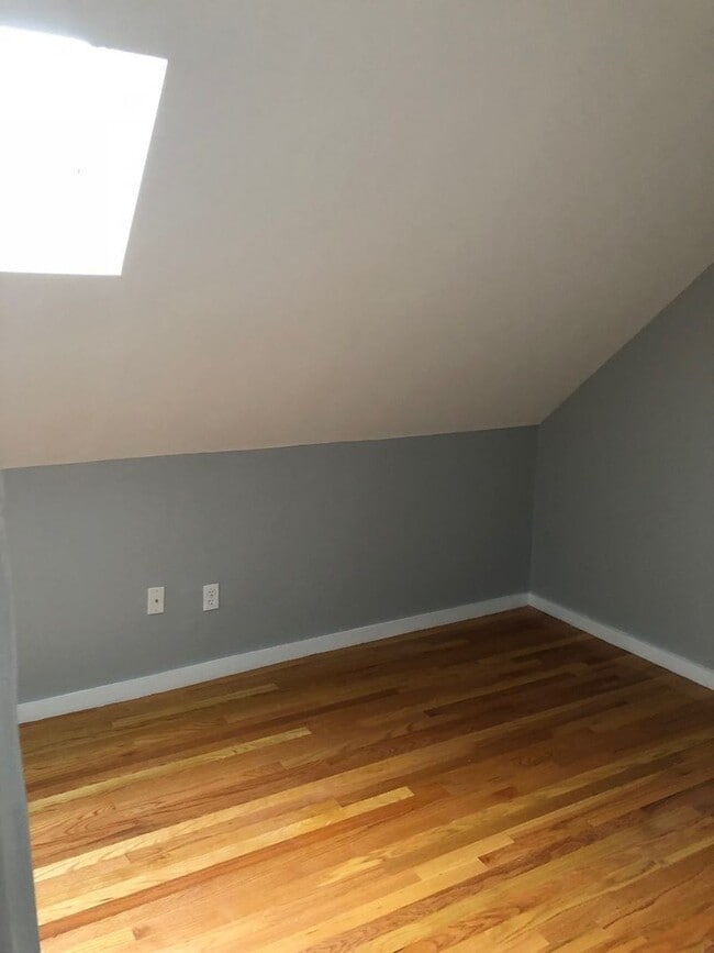 Photo - 4Br/2Bth, Great location, close to Wentwoth, Orange Line, Laundry in UNIT!