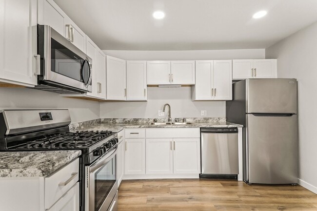 124 - 224 S Bird Street Apartments