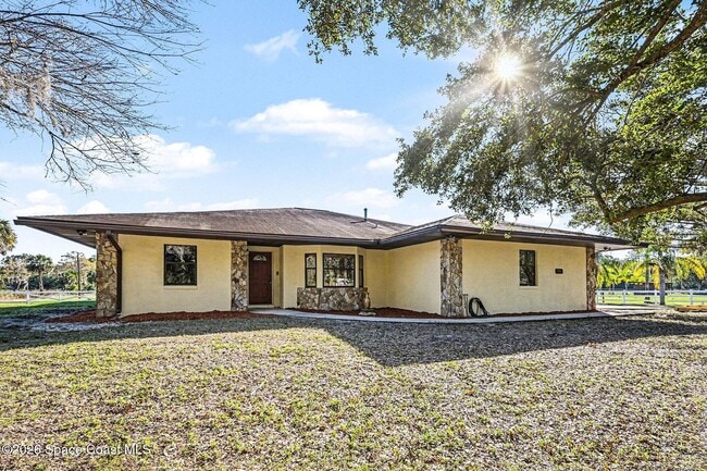 Building Photo - 655 N Burnett Rd