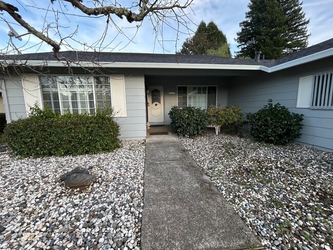 Building Photo - 2bd/2ba home in Oakmont's 55+ adult Community
