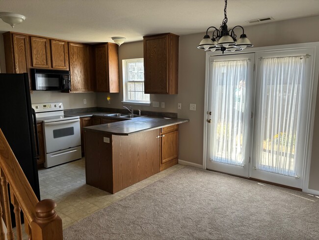 Photo - 67 Farington Cir