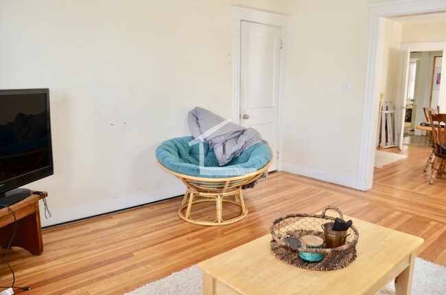 Photo - 37 Bigelow St Unidad 2