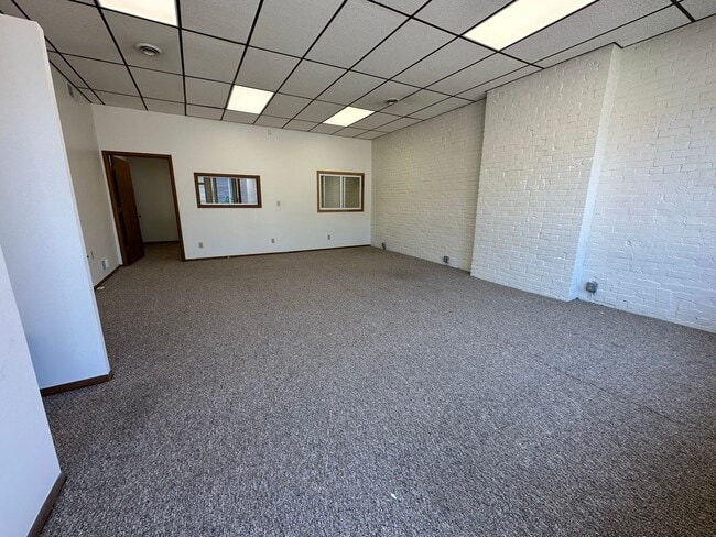 Building Photo - First Floor Commercial Space in Perfect Oakland Location Right on Boulevard of the Allies! CALL T... Unit 3528