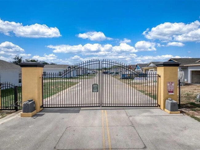 Photo - 1450 Las Villas Blvd