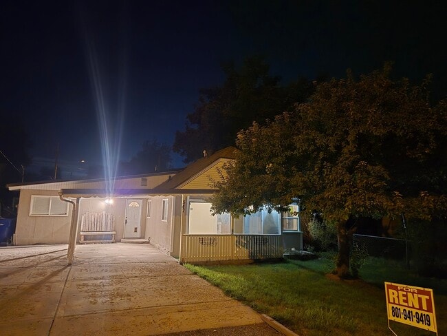 Photo - 547 1st St