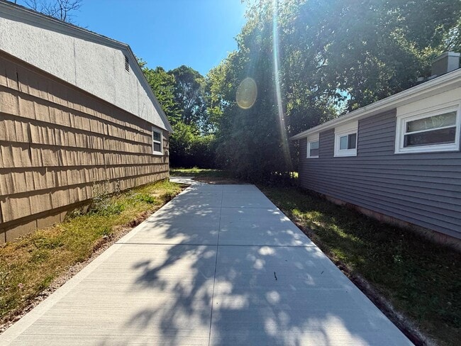 Photo - 5750 N 62nd St