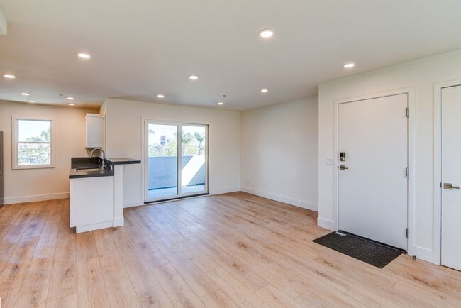 Photo - Welcome to The Gardens on Bancroft – Where... Unit 3942-202