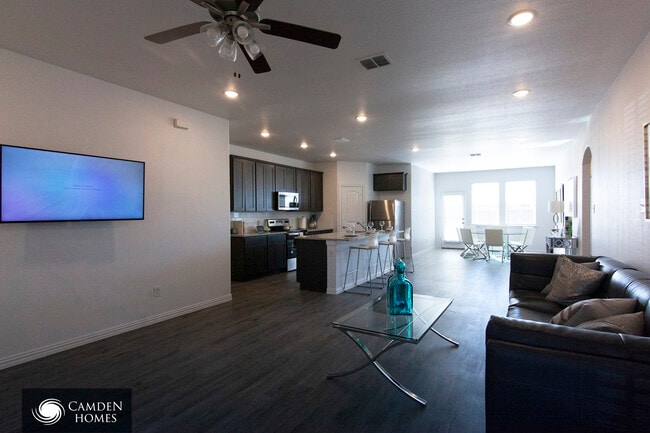 Photo - 206 Hitching Post Rd