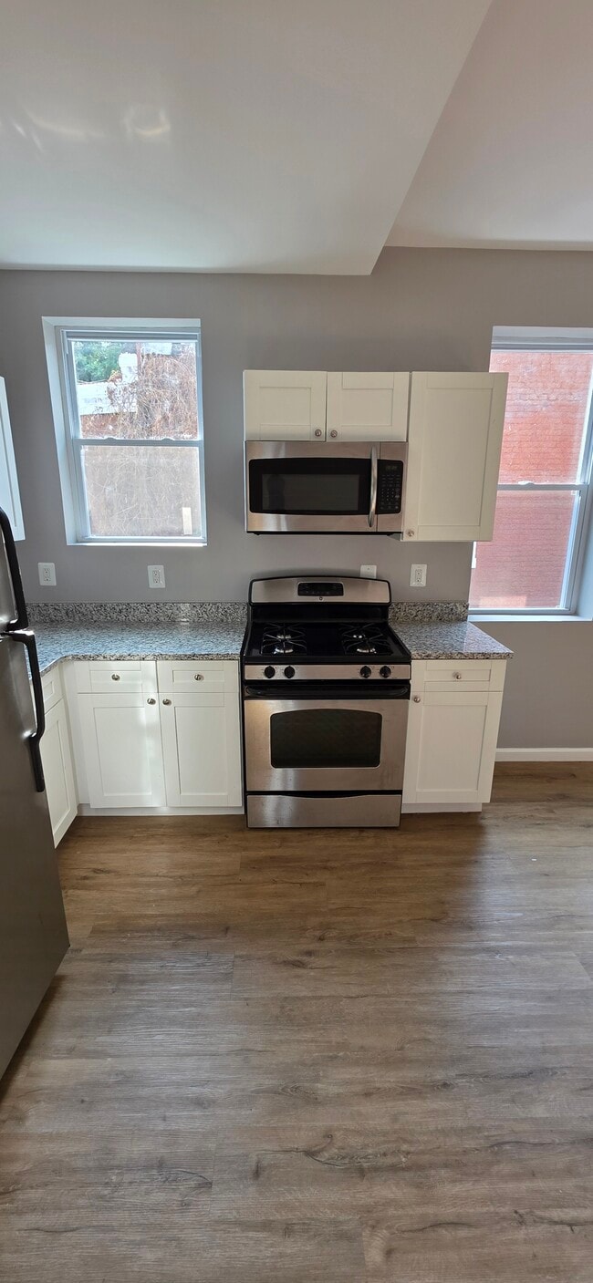 Photo - 629 Dumbarton Ave
