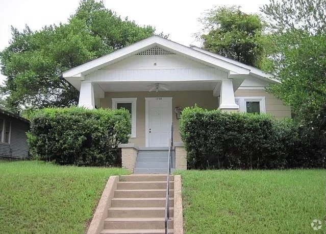 Building Photo - 1008 W Elm St Rental