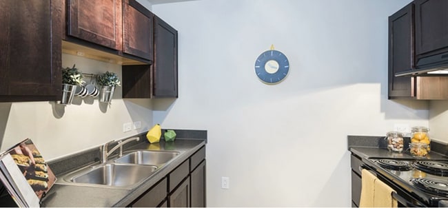 Photo - Hunter Plaza