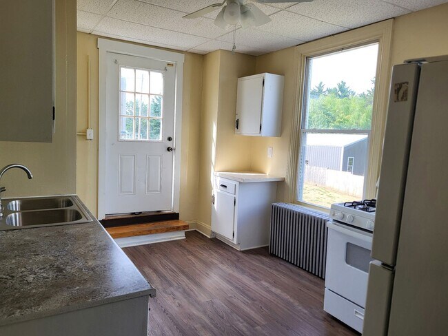 Photo - 235 W Main St