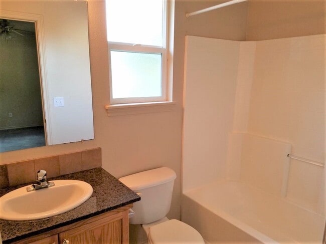 Photo - Nampa 3 Bedroom Home.