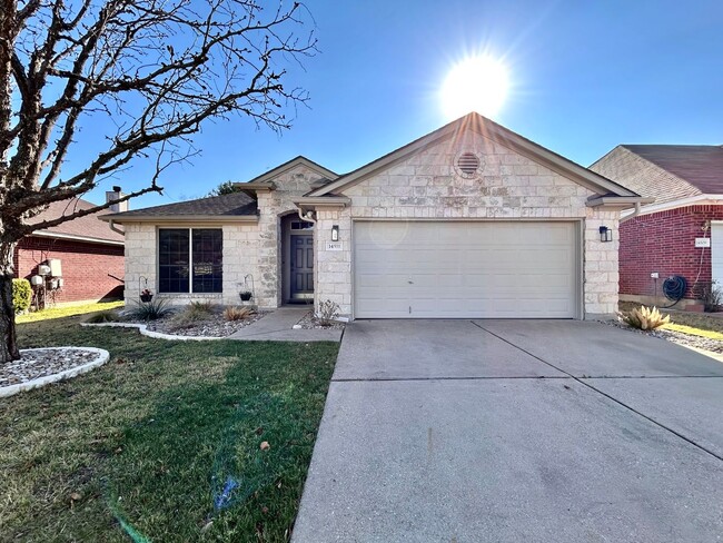 Building Photo - Cozy 3 Bed / 2 Bath Single-Story Home with Garage & Fenced Yard