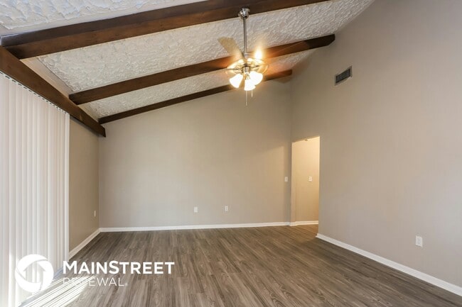 Photo - 609 Willow Run