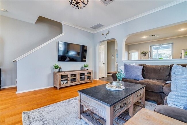 Photo - 1202 Cardigan St