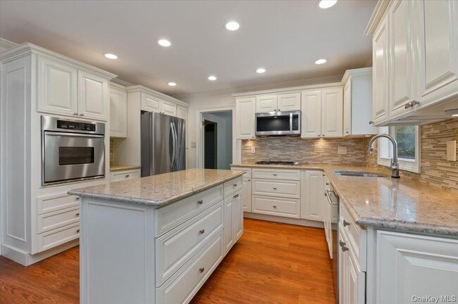 Photo - 24 Thorngrove Ln