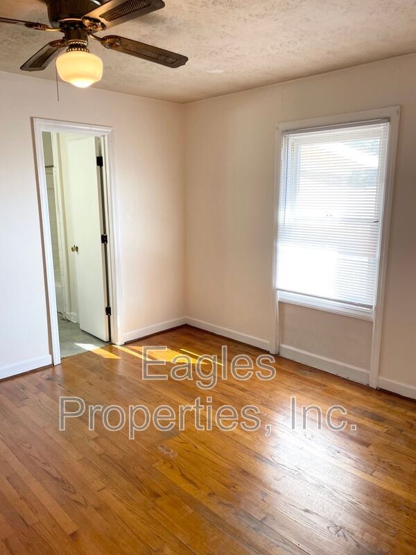 Photo - 400 N Taylor St