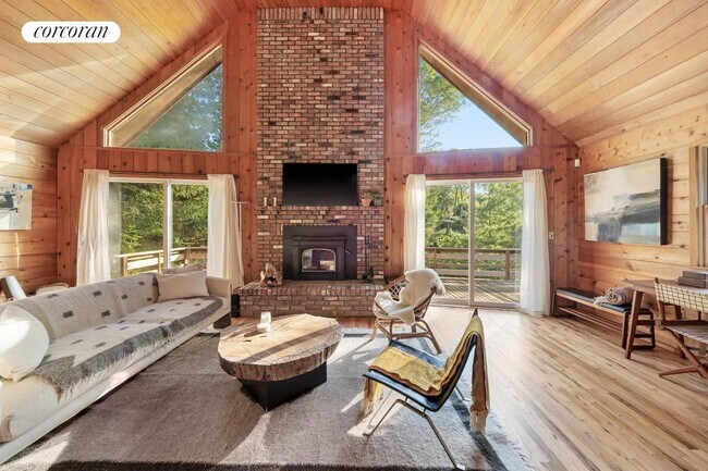 Photo - 83 3 Mile Harbor Dr