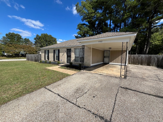 Photo - 4702 Chevron Rd