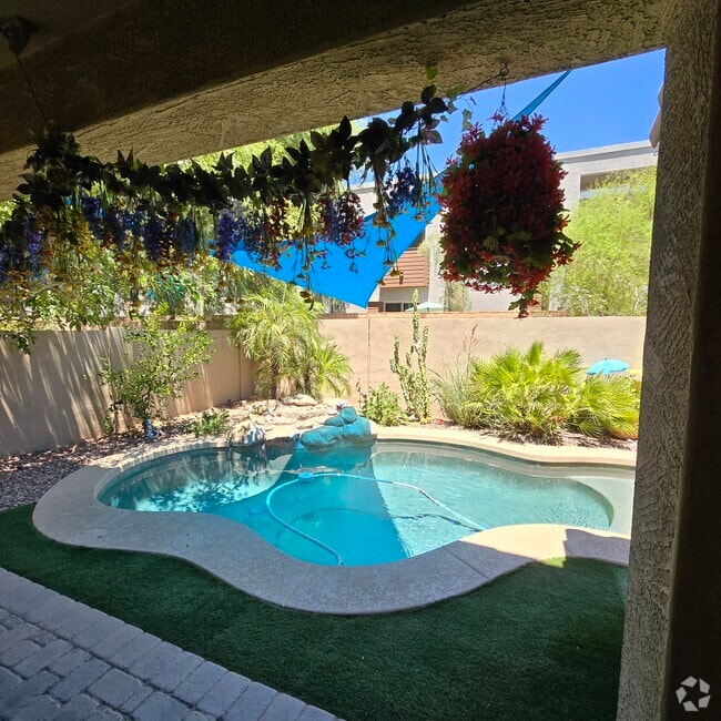 Building Photo - 280 E Indigo Dr Rental