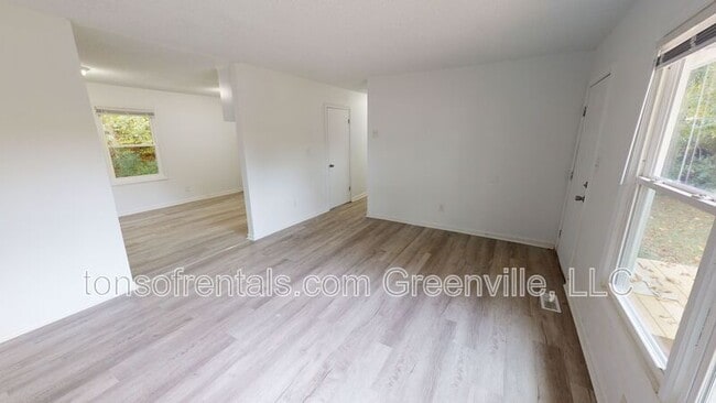 Photo - 233 Camellia Cir