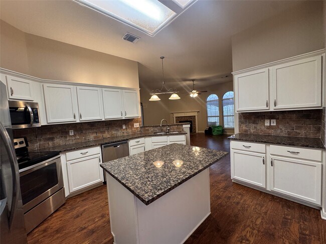 Photo - 711 W Clady Dr