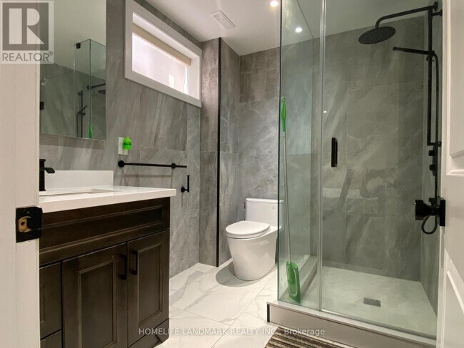 Photo - 2251 Nena Crescent