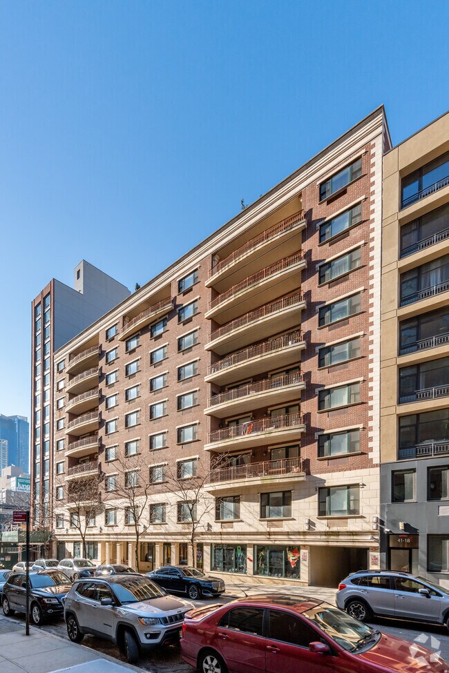 Photo - Queens Plaza