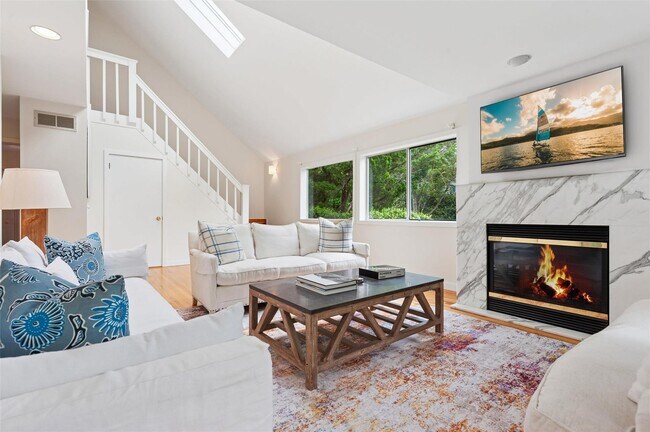 Photo - 72 Bishops Ln