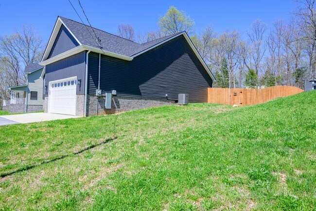 299 Hampton Rd