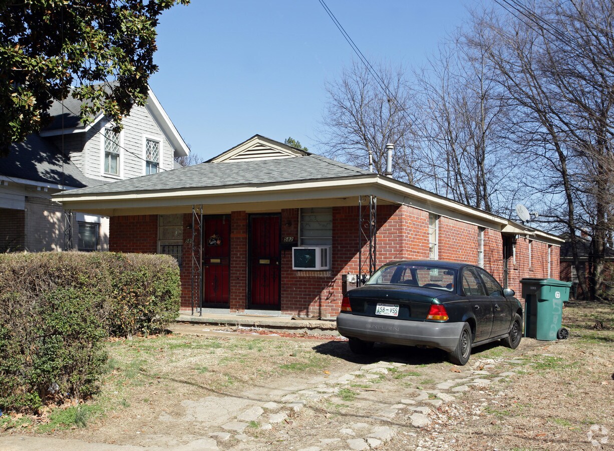 Photo - 580 McKinley St Apartments