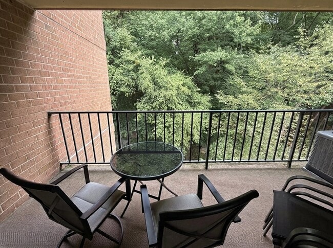 19 Rock Hill Rd Unit 5A