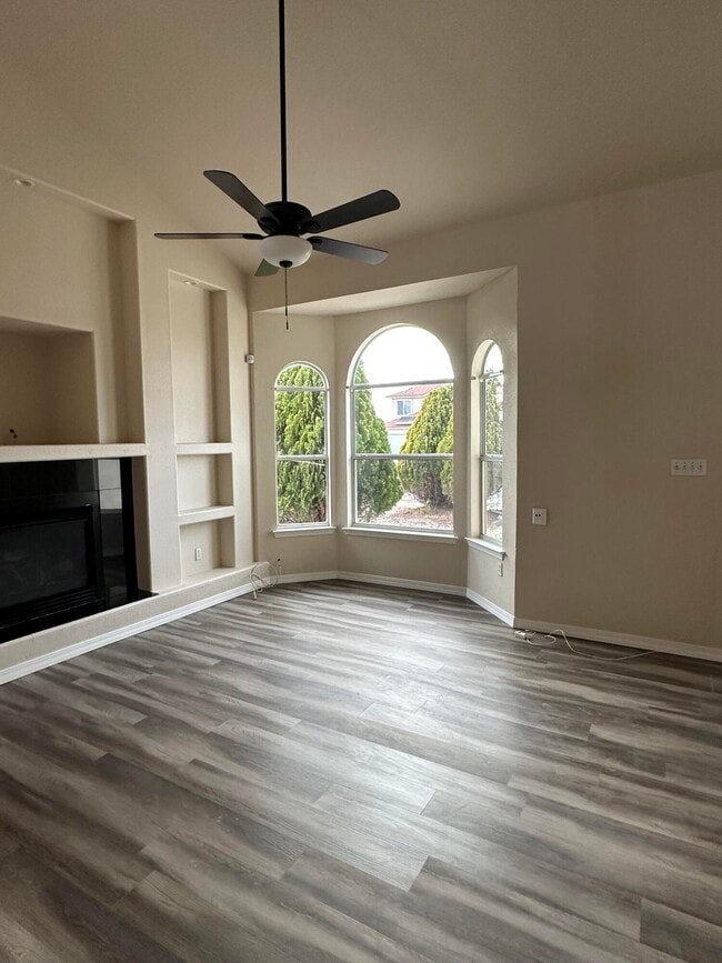 Photo - 760 Desert Ash Dr