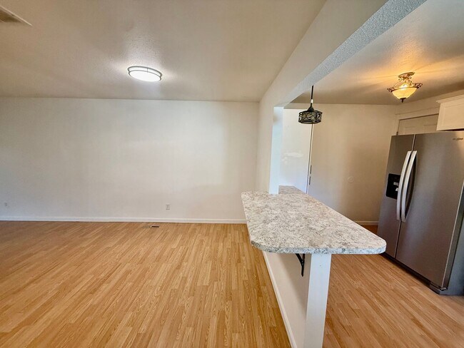 1620 Ranae Dr