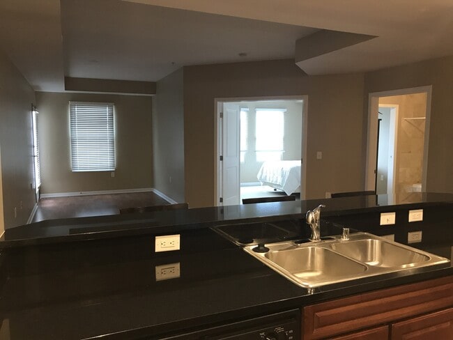 Photo - Fabulous Condo in the Prestigious Beauvall... Unidad 9B-N