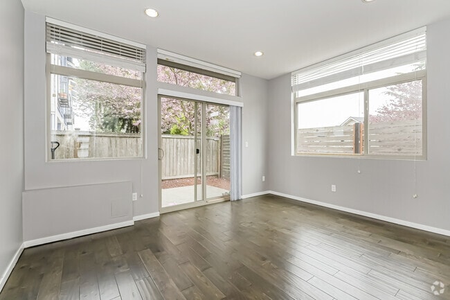 Building Photo - 3220 SW Morgan St Rental