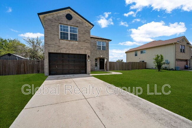 Photo - 215 Chisholm Trail