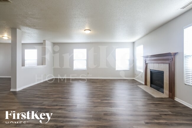 Photo - 1410 Fortner Dr