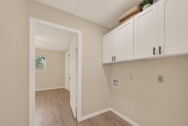 Photo - 13843 Northlake Dr
