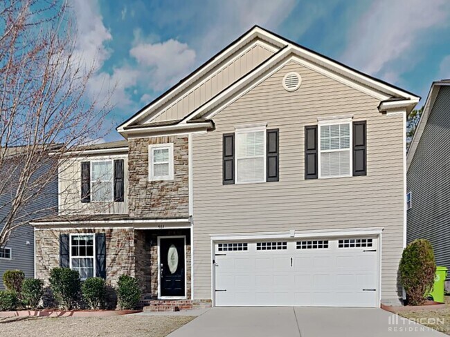 Photo - 461 Denman Loop