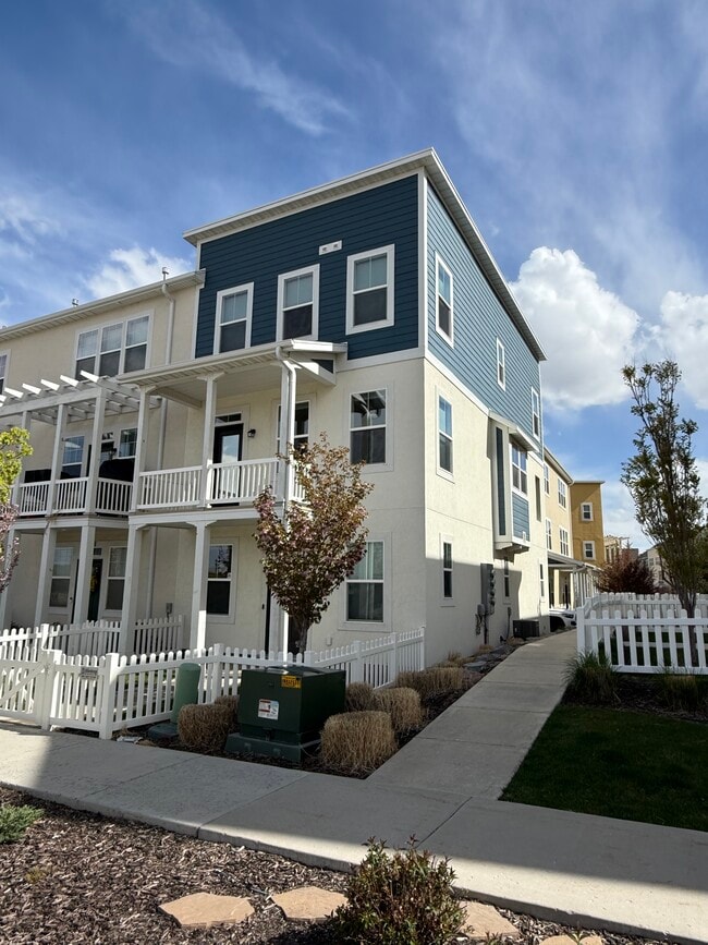 Photo - 5427 W Ranches Loop Rd Townhome