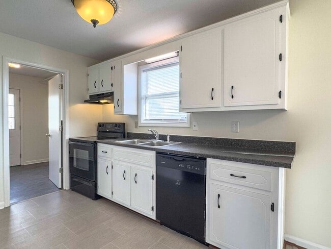 Photo - 104 Waterford Dr