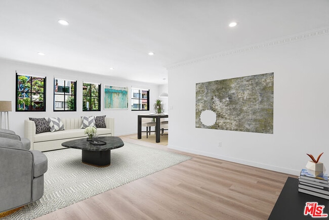 Photo - 527 S Barrington Ave Unidad 8 Rental