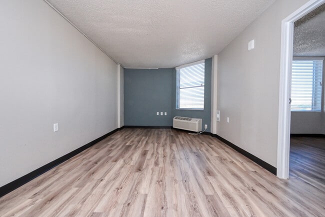 Photo - Z - The Citizen