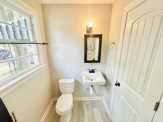 Photo - 1102 Rumar St