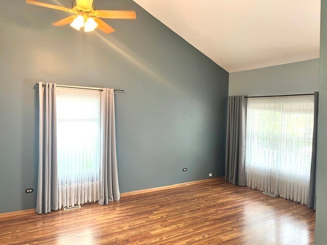 1005 Singer Ave