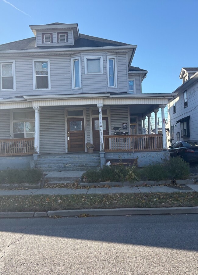 Building Photo - 1930 Lafayette St Unit 2